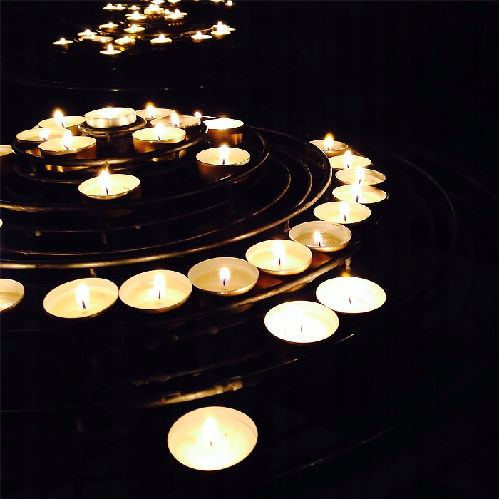 TEALIGHTY BEZZAPACHOWE PODGRZEWACZE ŚWIECZKI ŚWIECE TEALIGHT 8H 50 SZTUK